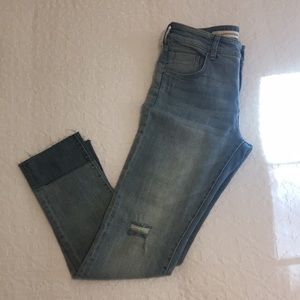 Pilcro Jeans, NWOT. Size 27. Distressed.